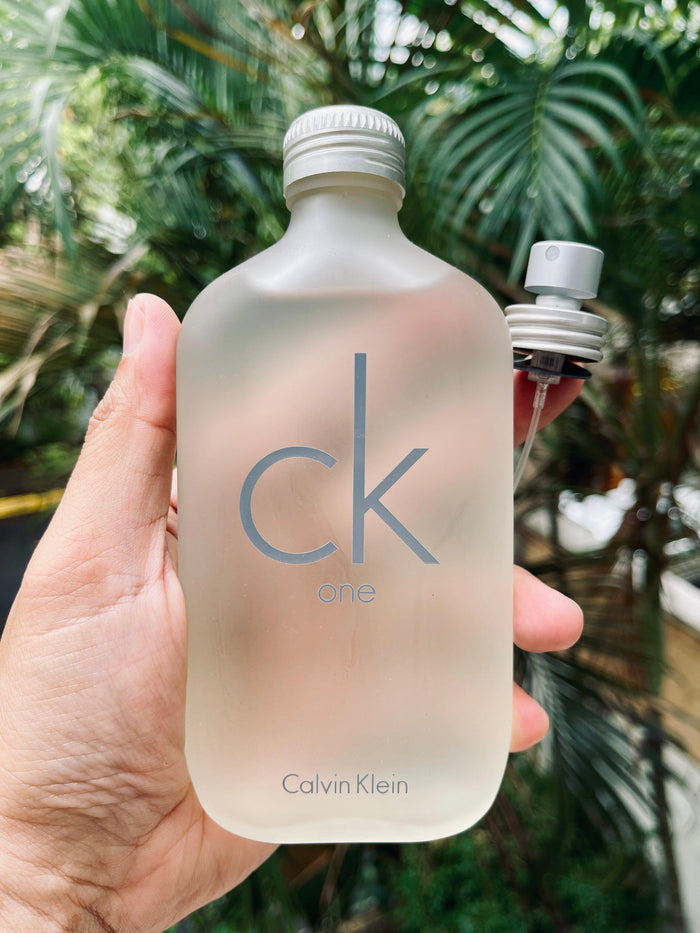 Calvin Klein CK One Eau de Toilette 200ml, angle view