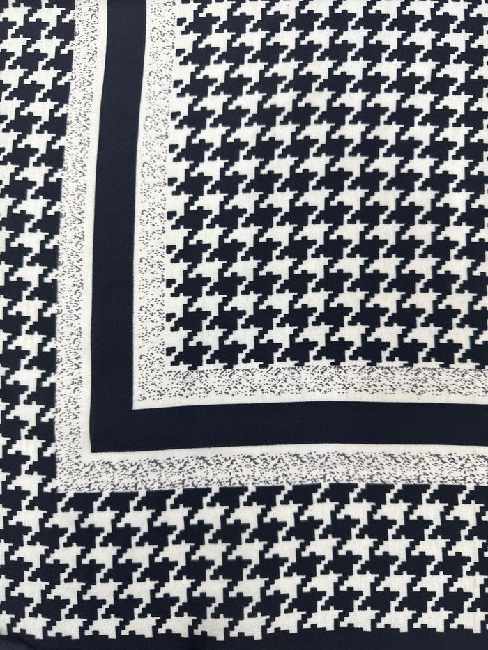Dogtooth Print Neck Scarf